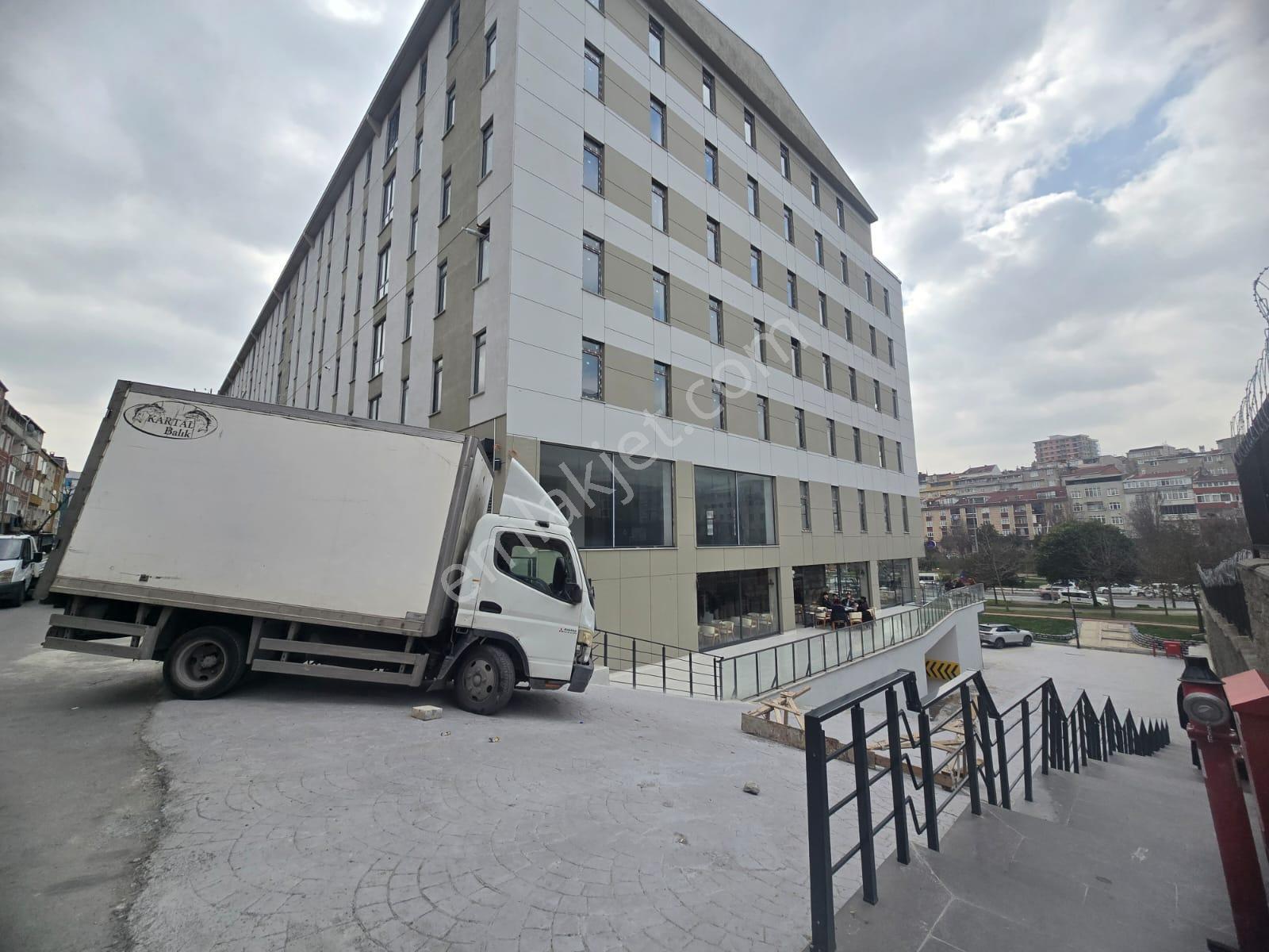 Toyap Yapıdan 50.yılda Ticaret Merkezinde 625m2 Kiralık Dükkan - Görsel 4
