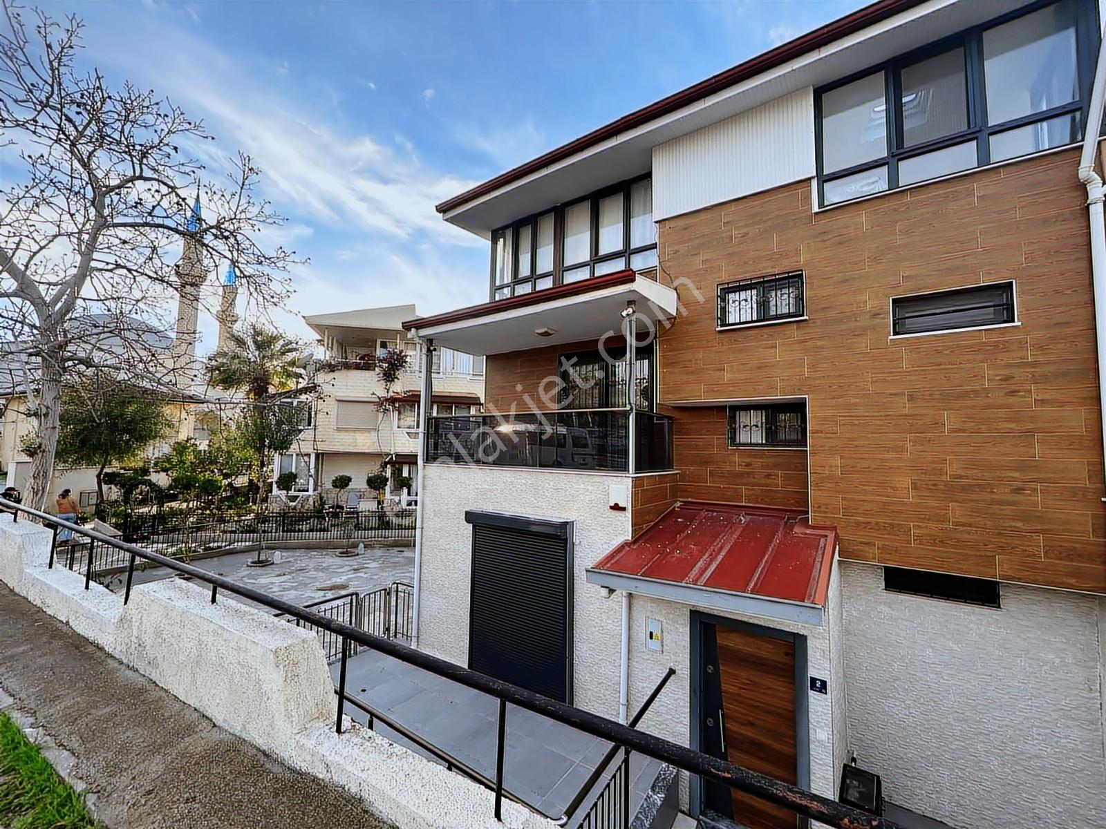 Kuşadası Kadınlar Denizi Bölgesi Denize Yürüme Mesafesinde Villa - Görsel 24