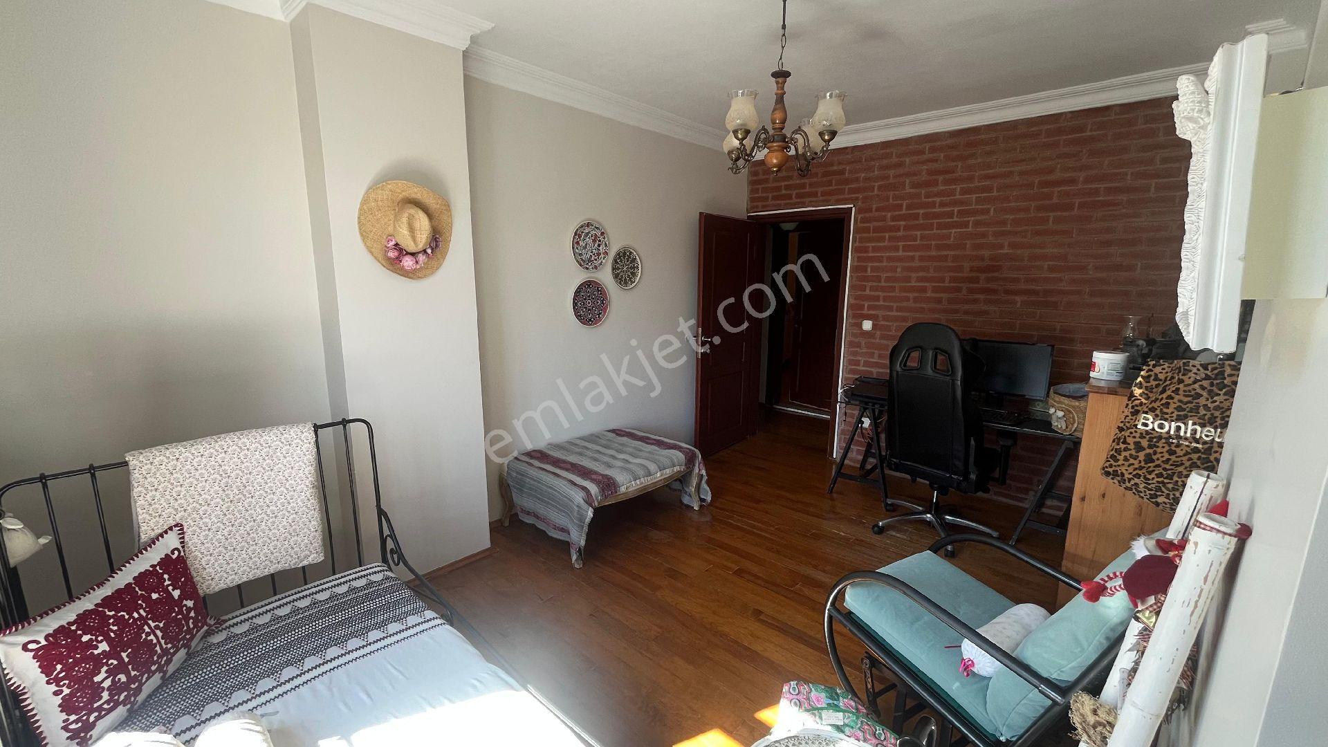 Kandilli' De 510 M2 Arsalı 3 Katlı Bina Satılık 130.000.000 Tl - Görsel 14