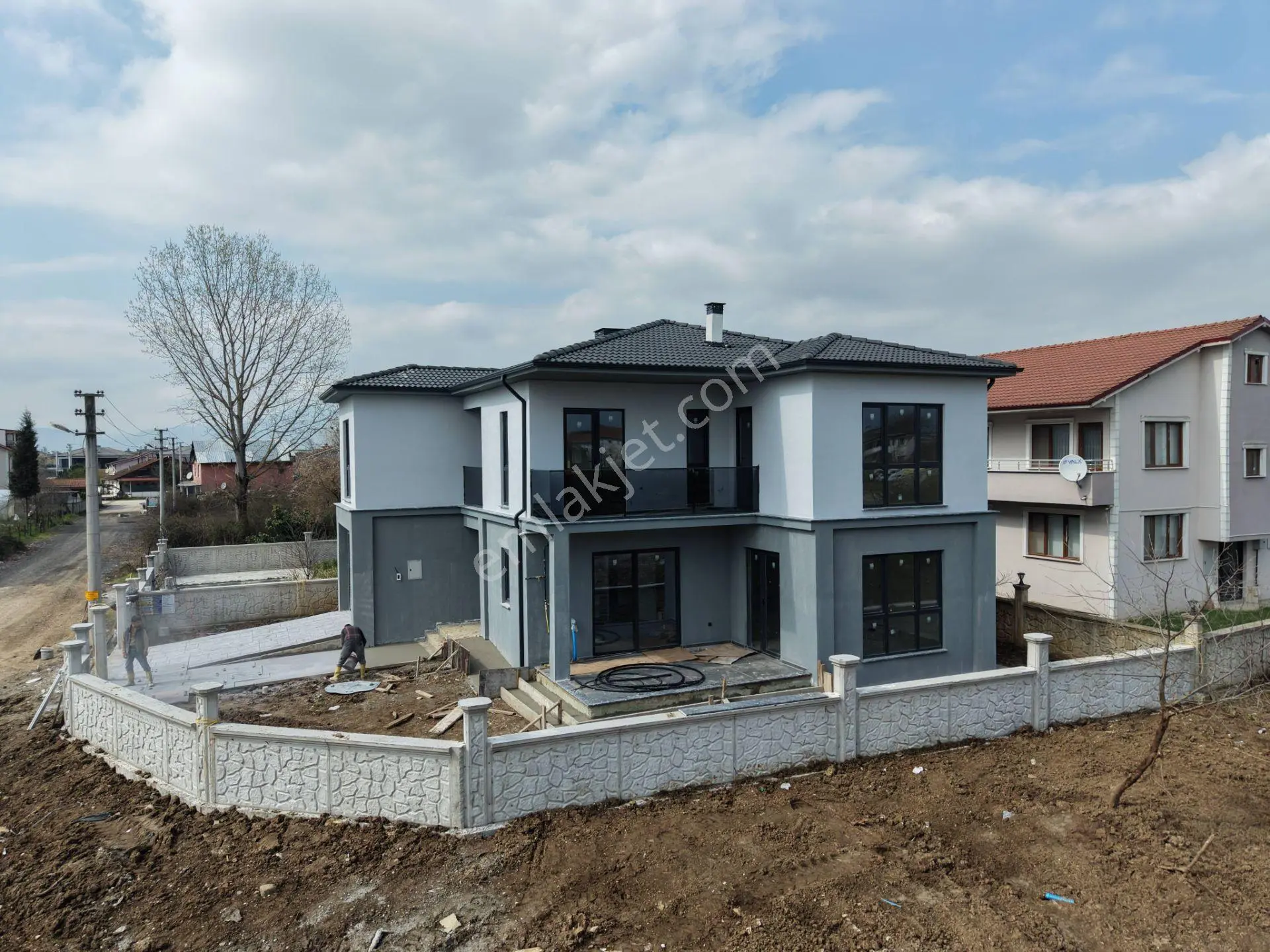 Arapçiftliği Mahallesi'nde 5+1 280 M2 Özel Kapalı Garajlı Satılık Müstakil Villa