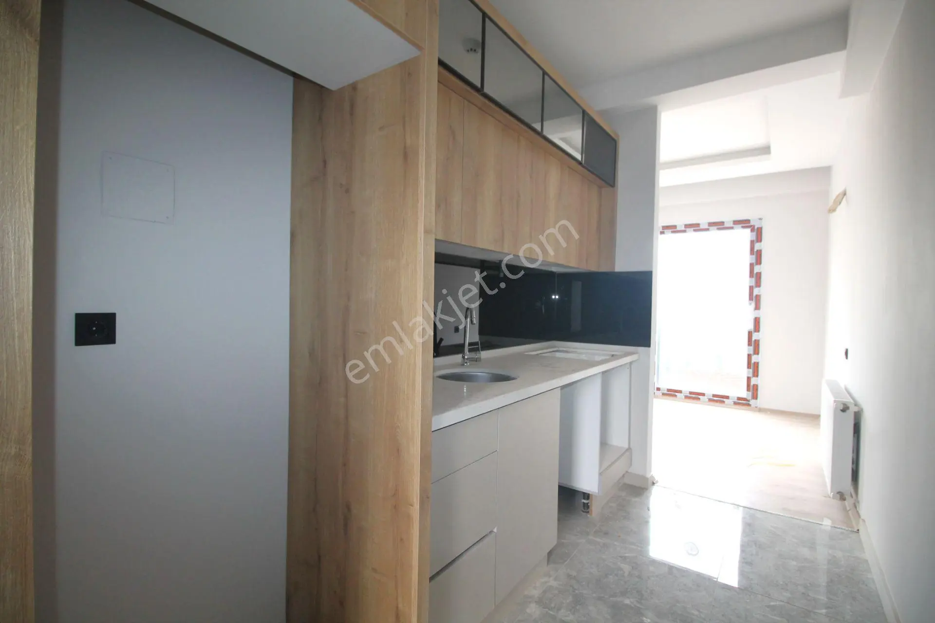 Retro’dan Akdeniz Mah’de Kaliteli İşçilik Modern Tasarım Lüks 2+1 - Görsel 2