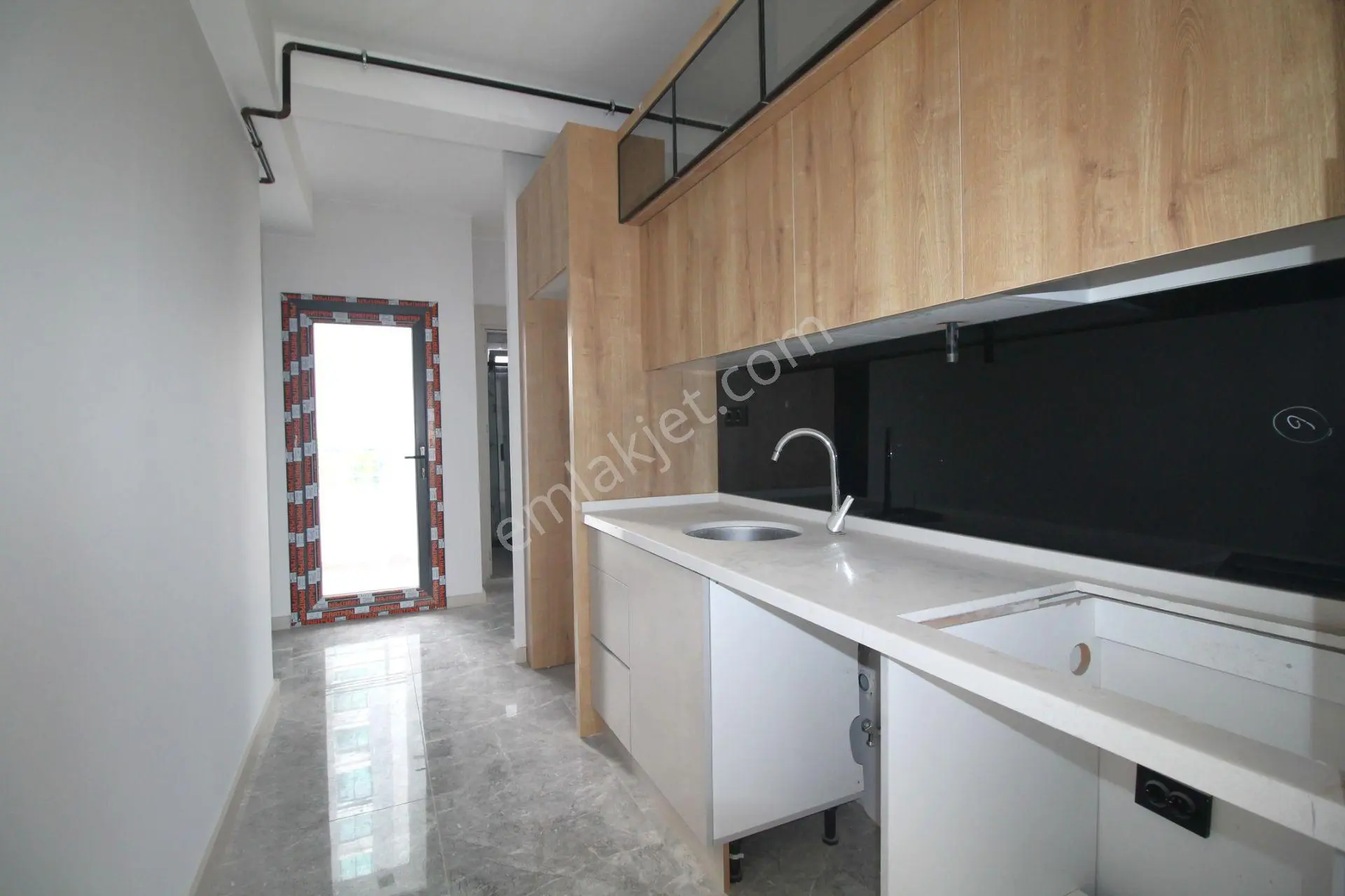 Retro’dan Akdeniz Mah’de Kaliteli İşçilik Modern Tasarım Lüks 2+1 - Görsel 3