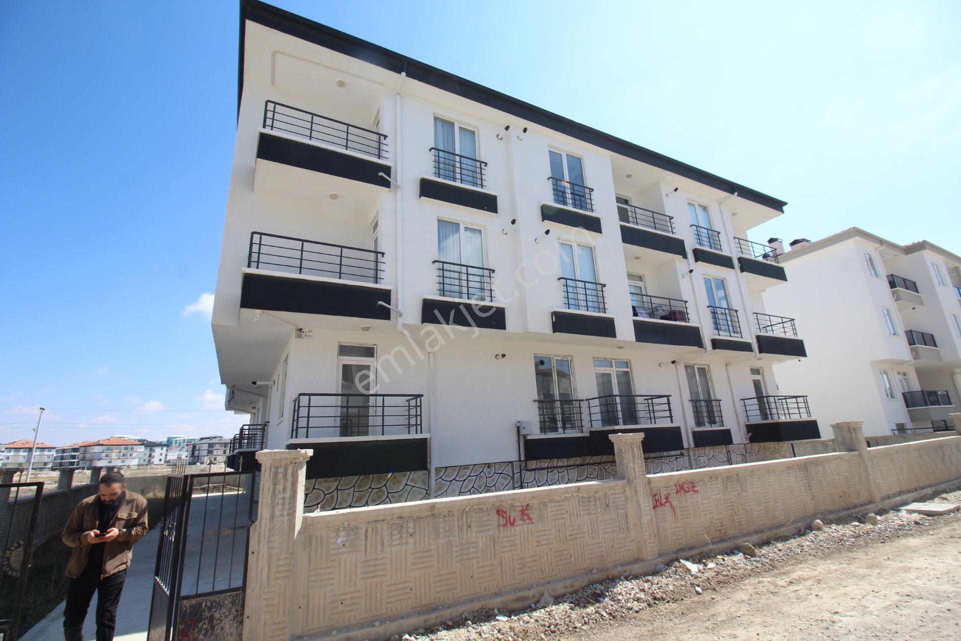 Aksaray Aratol İstiklal Mahallesinde Satılık 1+1 Eşyalı Daire İlk Evimde 1,99 Oran - Görsel 3