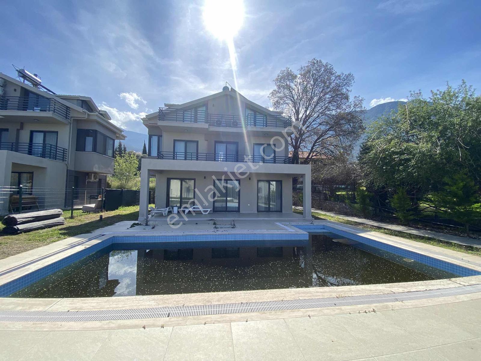 Fethiye Ölüdeniz Ovacık'ta Kiralık Havuzlu 4+1 Müstakil Villa - Görsel 21