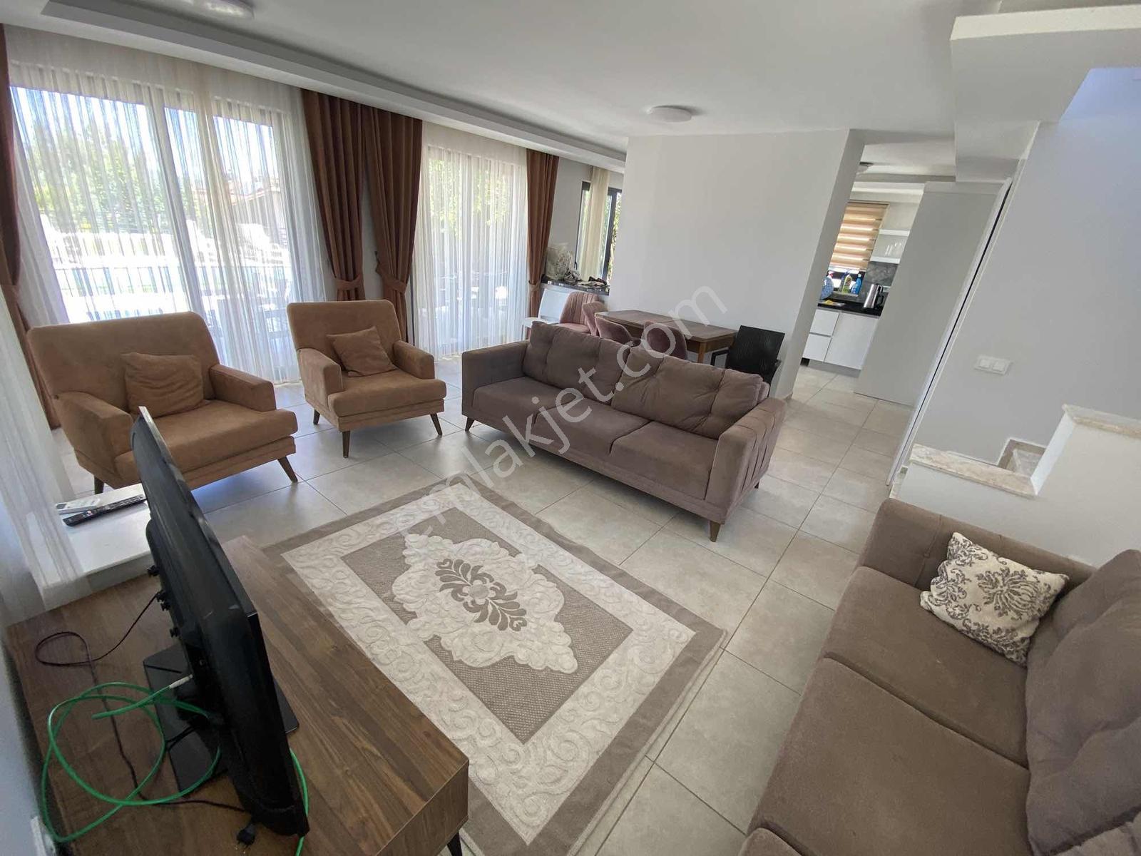 Fethiye Ölüdeniz Ovacık'ta Kiralık Havuzlu 4+1 Müstakil Villa - Görsel 34