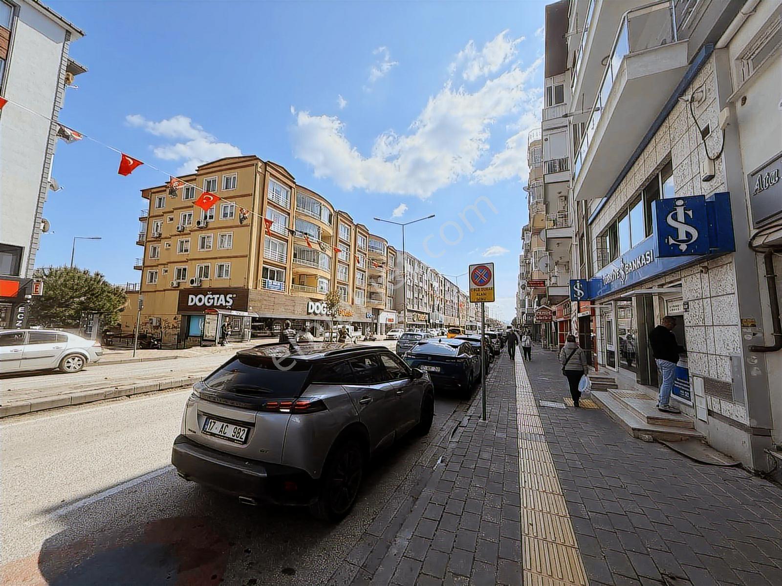 Çanakkale Atatürk Caddesi Üzeri Yatırımlık 3+1 Daire - Görsel 4