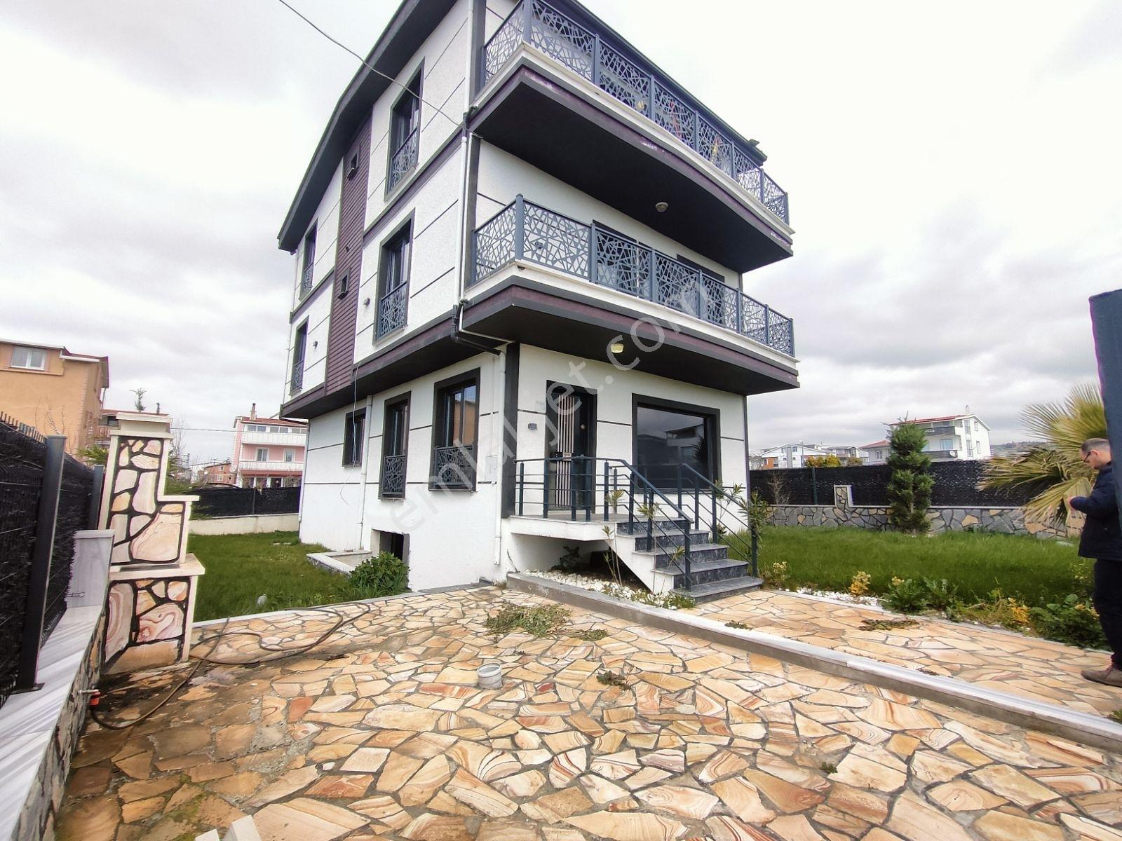 Yeniçiftlik'te 310 M² Bahçeli 6+1 Büyük Müstakil Kartallar'dan. - Görsel 2