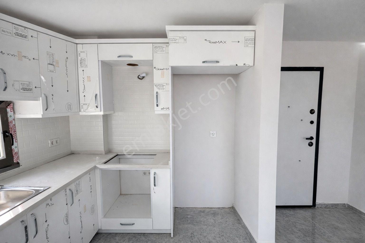 Umas Solutıondan Havuzlu Sitede - Geniş Kullanım 3+1 Sıfır Villa - Görsel 15
