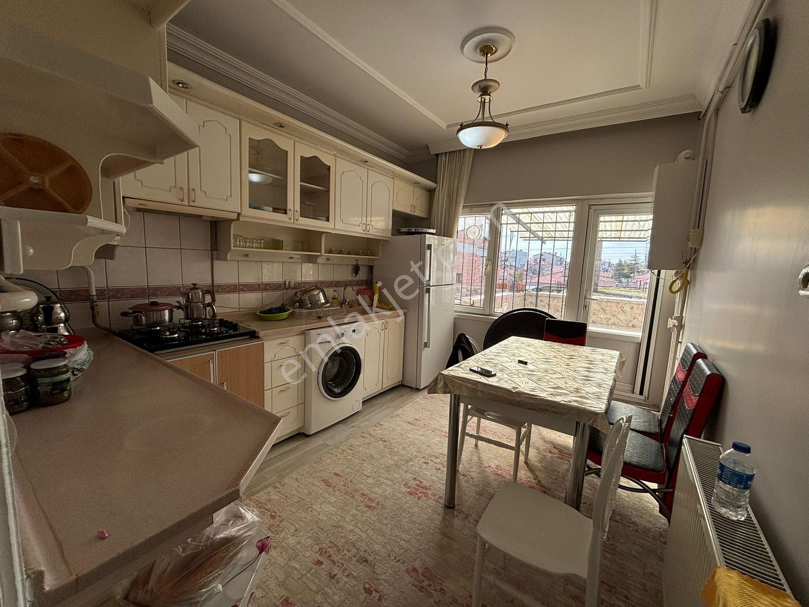 Yamandan Bolvadin İstasyon Caddesi Üzerinde Eşyalı Kiralık Daire - Görsel 5