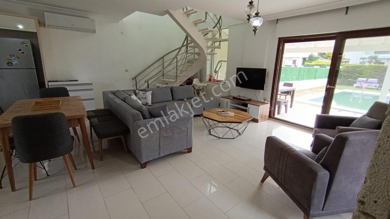 İzmir Çeşme Alaçatı Müstakil Havuzlu Geniş Bahçeli Dubleks Villa - Görsel 11