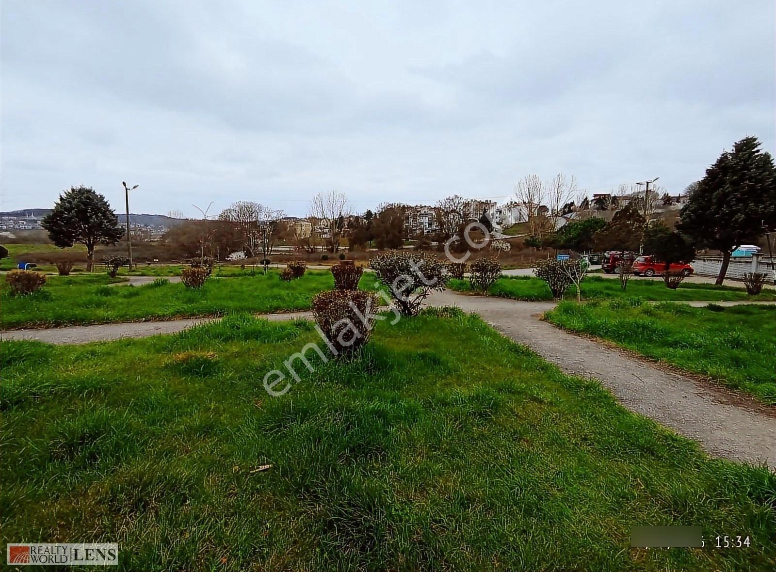 Adapazarı Camilide İçi Yenilenmiş 2+1 Kiralık Daire