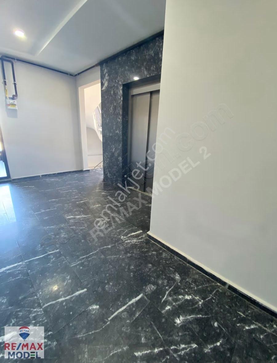 Remax Model Adliye Ana Cadde Üzeri Kiracılı Satılık Lüks Ofis - Görsel 7