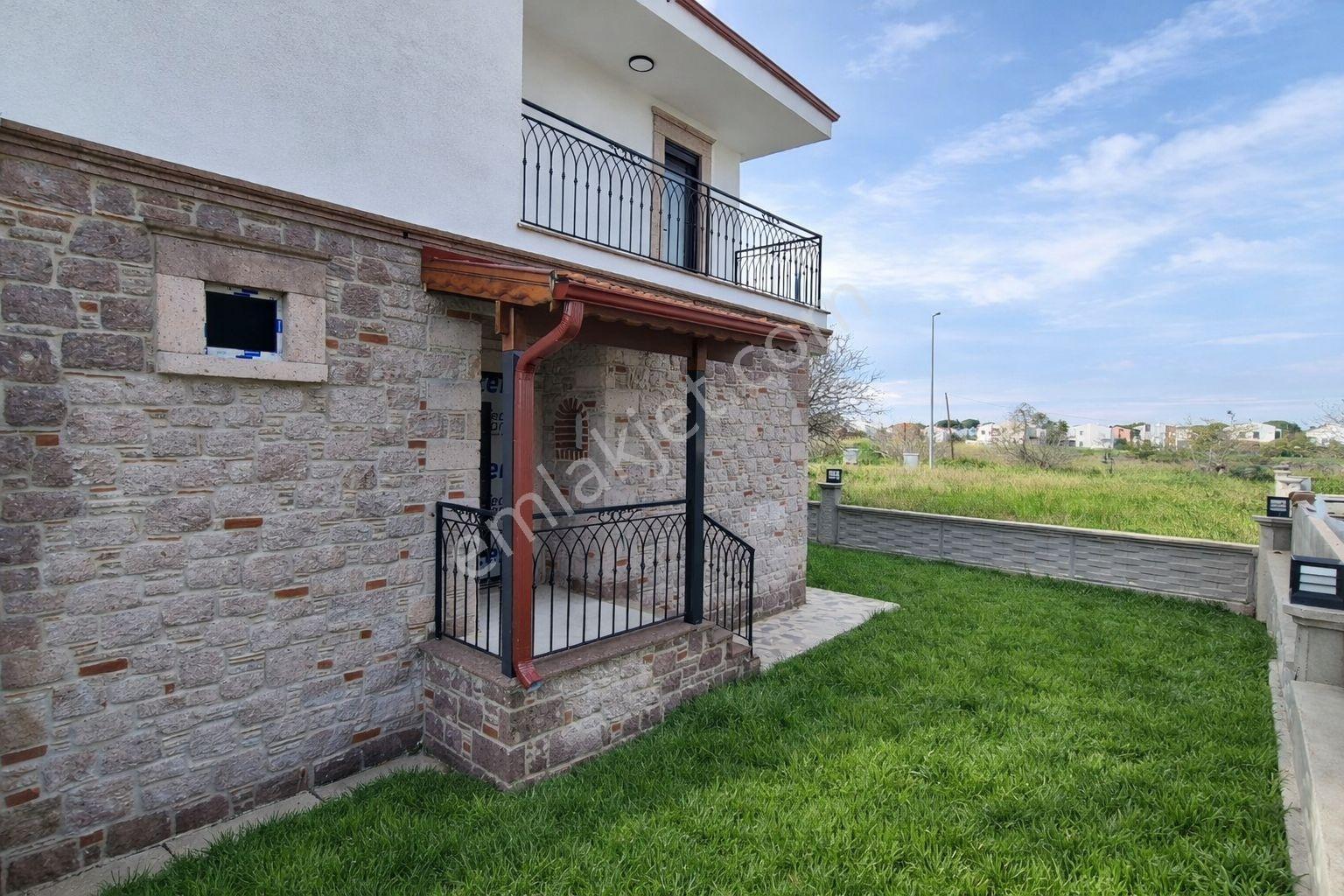 Umas Solutıon'dan Müstakil Bahçeli - Alt Katta Odalı - 4+1 Villa - Görsel 18