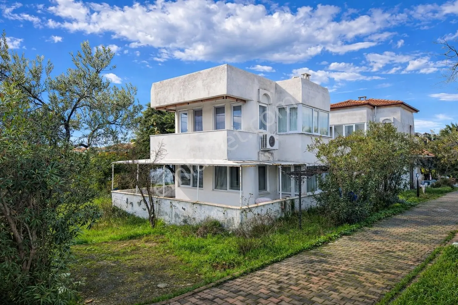 Umas Solutıon'dan Sahilkent'te Denize 100m 2+1 Dubleks Villa