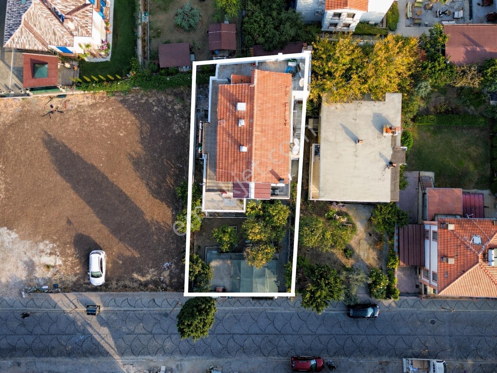 Umas Solutıon'dan Cunda'da Yola Cepheli Komple Bina - Görsel 7