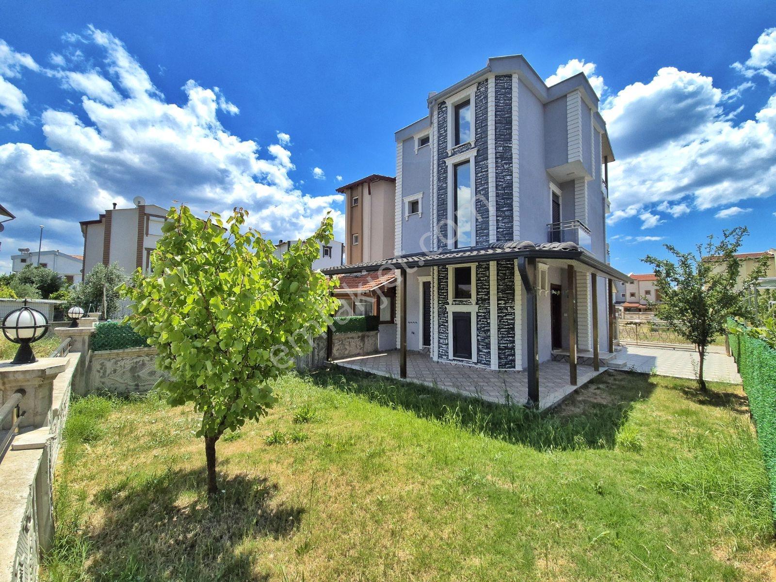 Umas Solutıon'dan Plaja Yürüme Mesafesinde - 3+1 Bahçeli Villa - Görsel 24