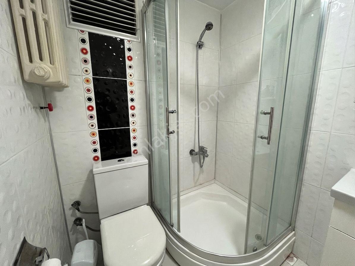 Bostanlı Sahil'de Kiralık Büyük Daire Deniz Manzaralı Otoparklı - Görsel 23