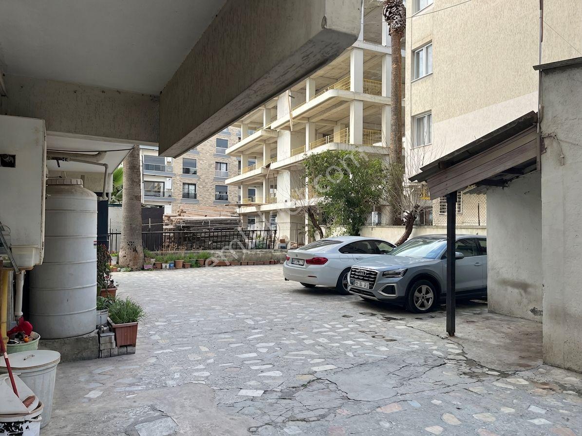 Bostanlı Sahil'de Kiralık Büyük Daire Deniz Manzaralı Otoparklı - Görsel 30