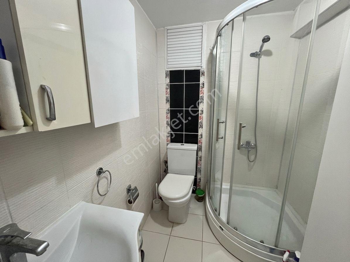 Bostanlı Sahil'de Kiralık Büyük Daire Deniz Manzaralı Otoparklı - Görsel 27