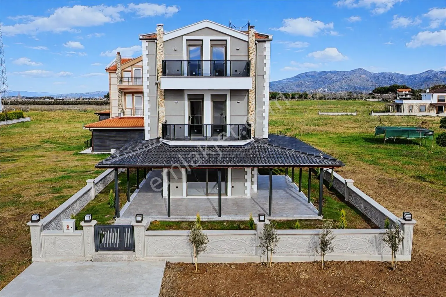 Umas Solutıon'dan Müstakil Bahçeli - Geniş Ferah 4+1 Lüx Villa - Görsel 2