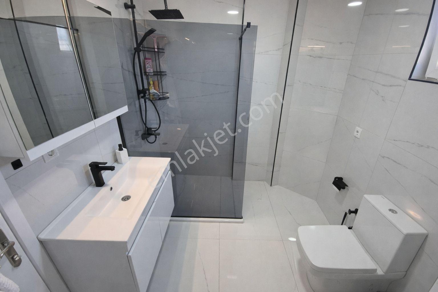 Umas Solutıon'dan Havuzlu Sitede - Bakımlı - Geniş 3+1 Villa - Görsel 8