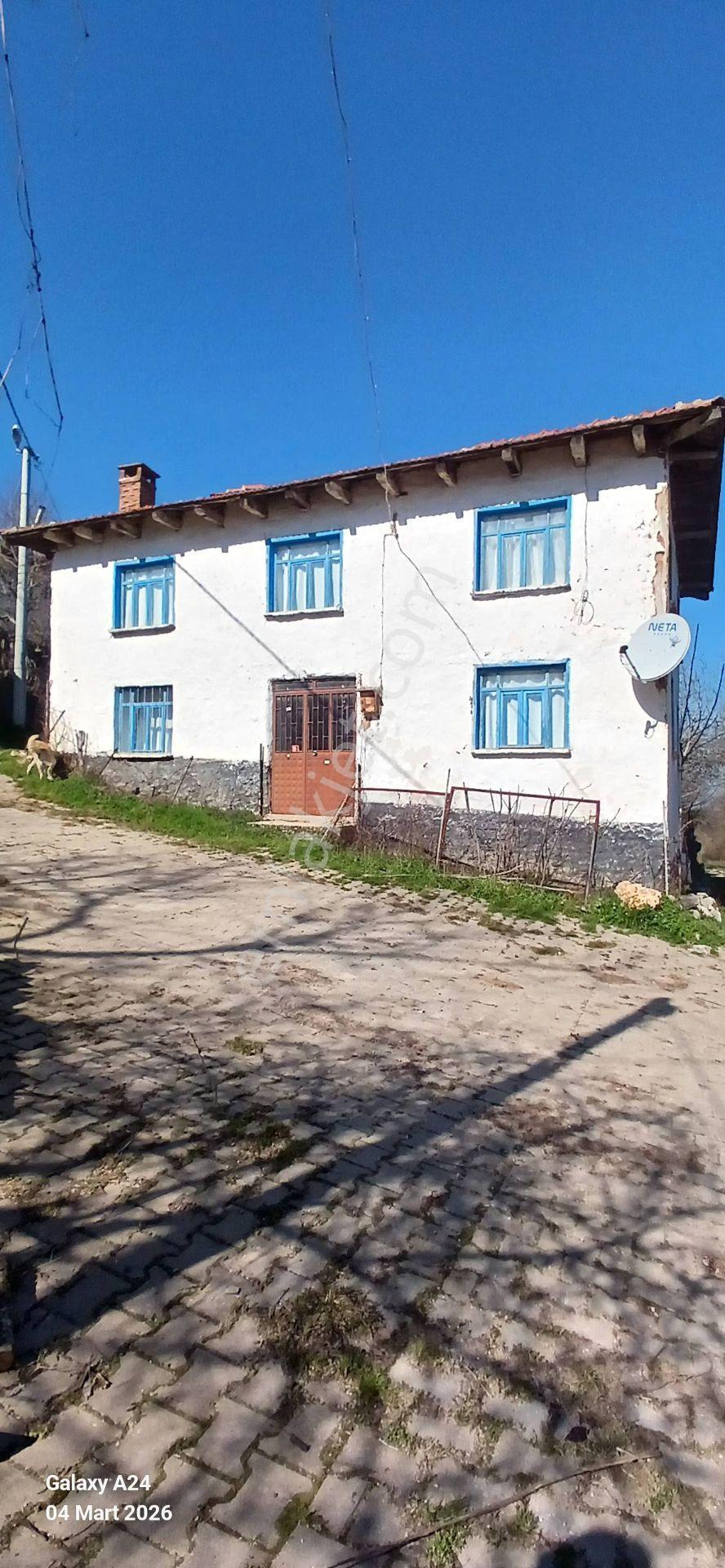 Bilecik Merkez İlyas Bey Köyünde Köy Evi Ve Bahçesi Satılıktır - Görsel 2