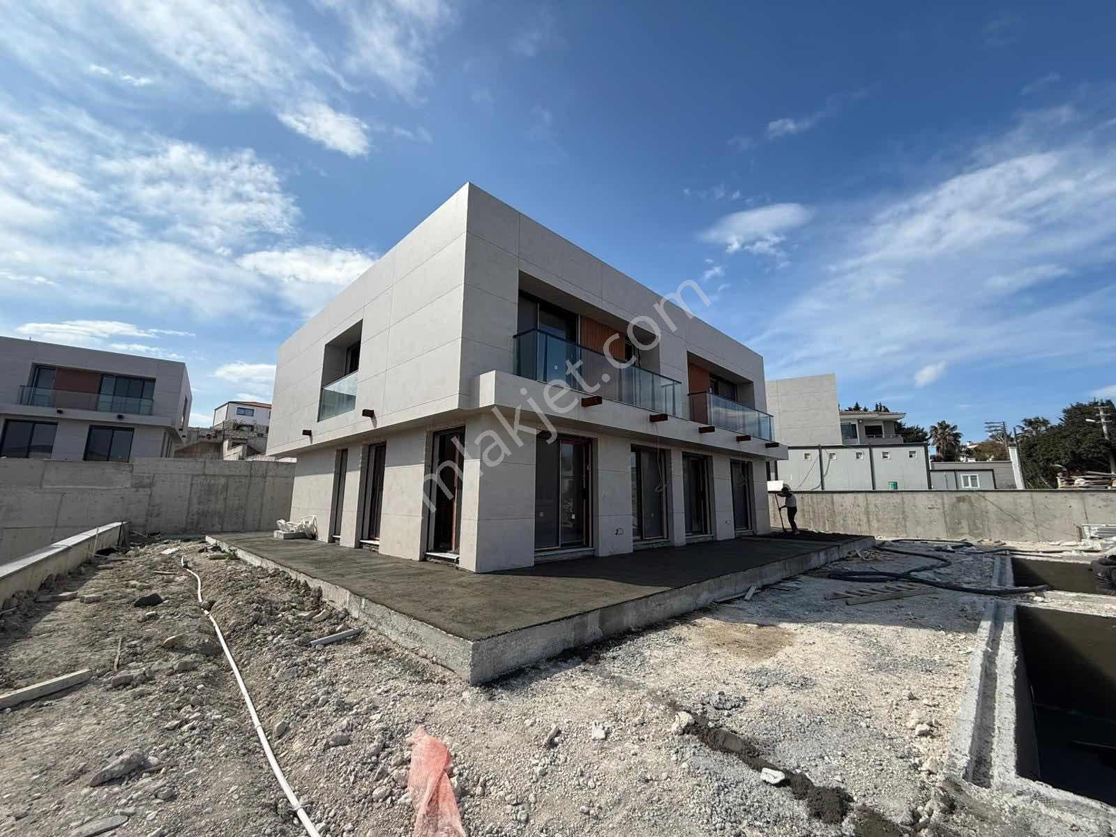 Çeşme Nif Court Villalarında 4+2 Müstakil Havuzlu Villa - Görsel 3
