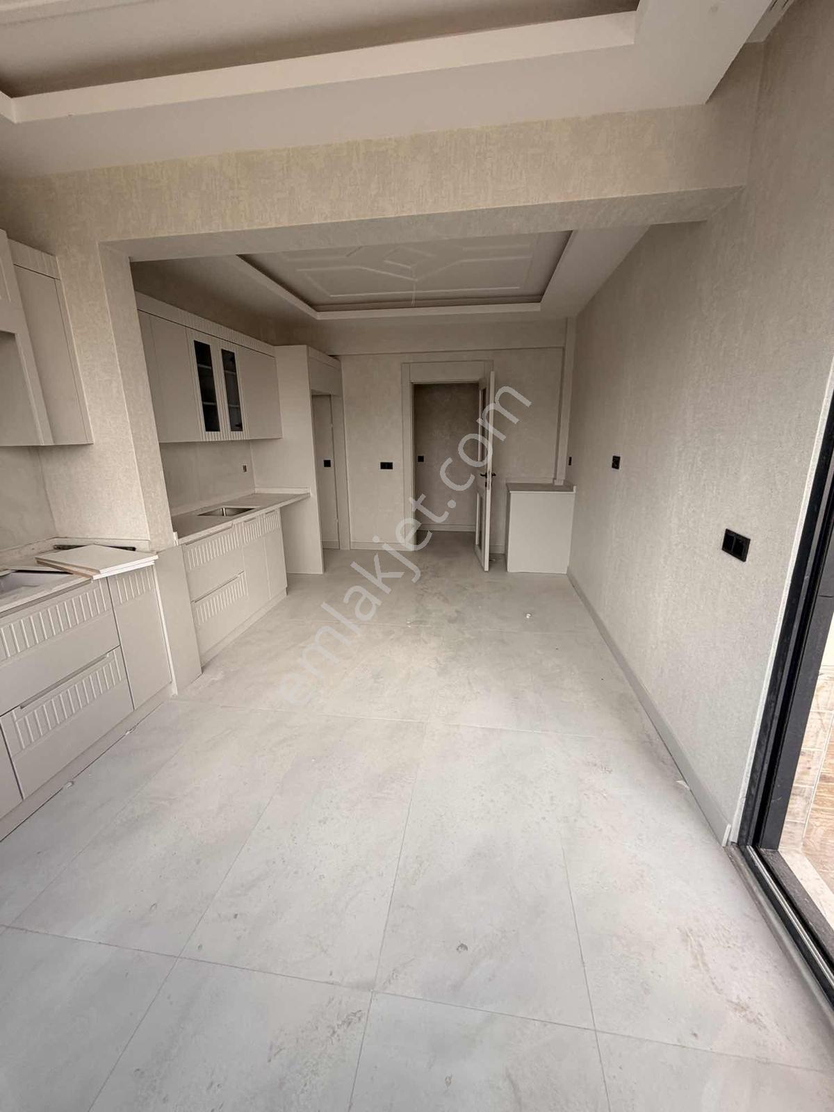 Beykent Gaziler Mahallesinde Satılık 2.5+1 0 Daire
