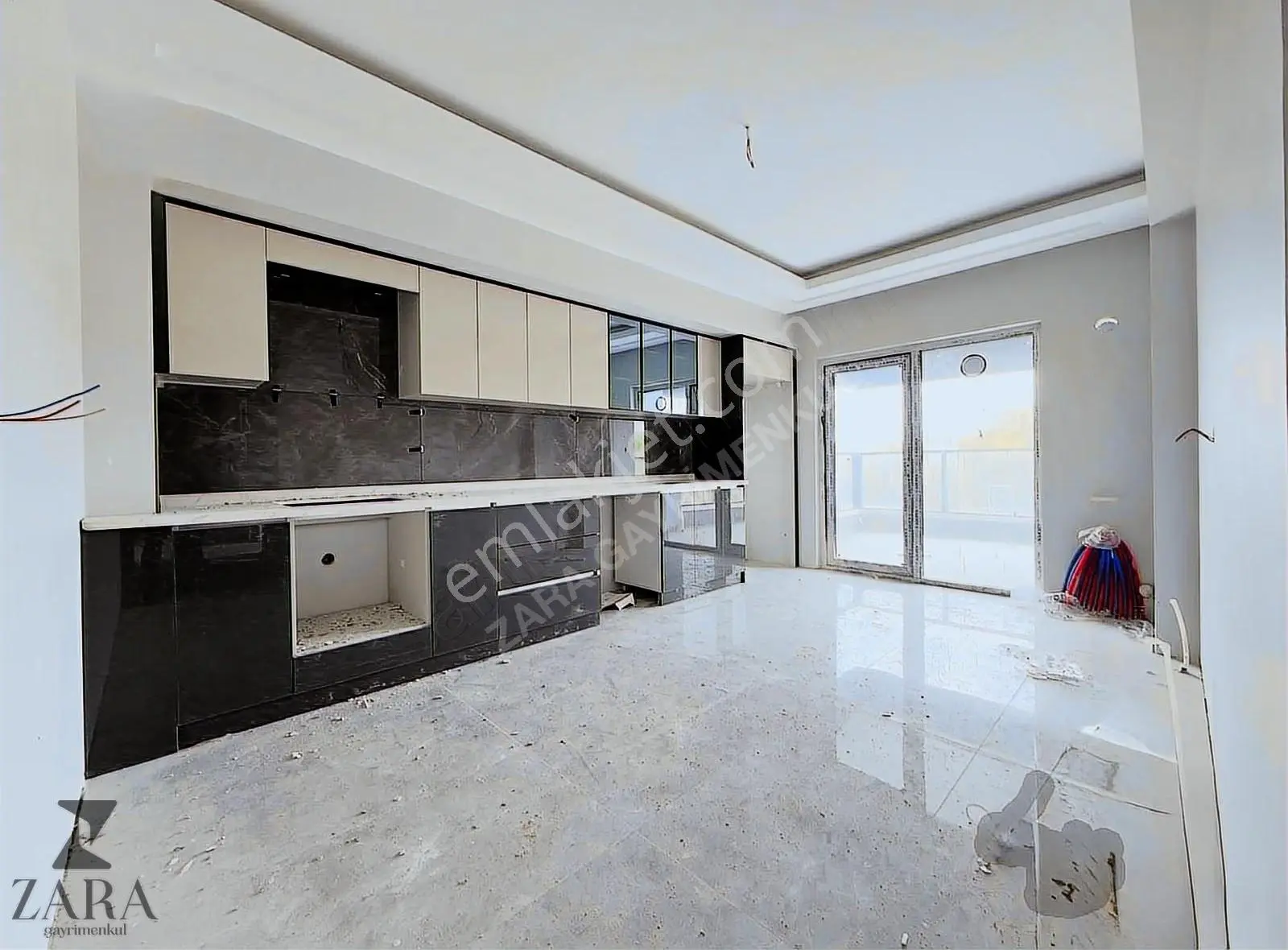 ▄zara▄nata Vega Avm Yakını Güvenlikli Sitede 3+1 135m² Daire
