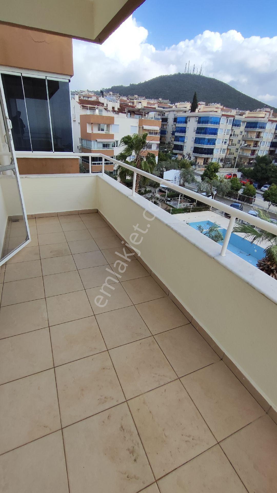 Kuşadası'nda Muhteşem Manzaralı 2+1 Satılık Daire - Görsel 11