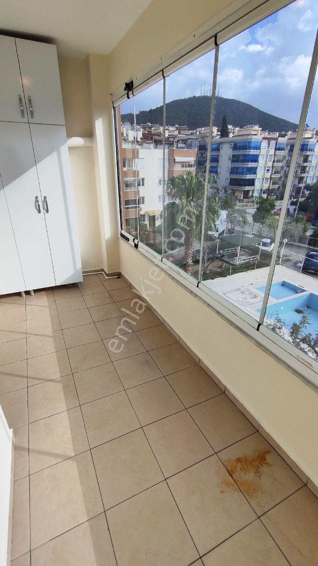 Kuşadası'nda Muhteşem Manzaralı 2+1 Satılık Daire - Görsel 31