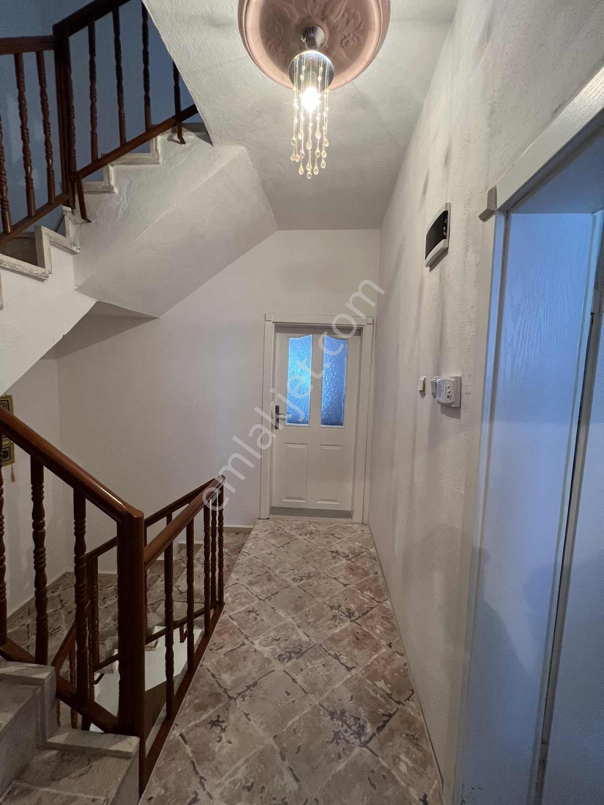 Merkez Cumhuriyet Mahallesinde 7+1 Triblex Lüks Villa -takaslı - Görsel 35