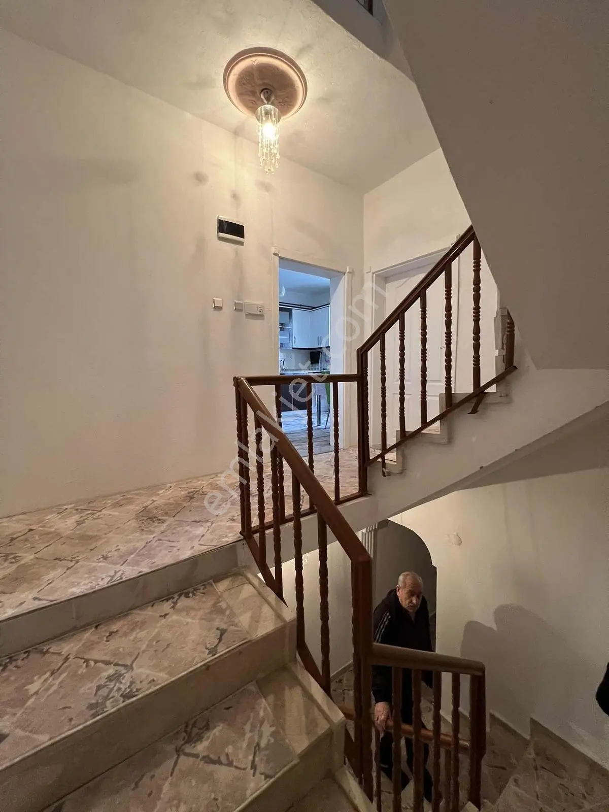 Merkez Cumhuriyet Mahallesinde 7+1 Triblex Lüks Villa -takaslı - Görsel 5