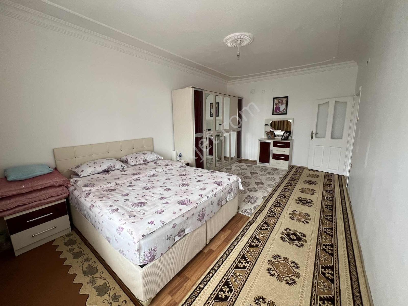 Merkez Cumhuriyet Mahallesinde 7+1 Triblex Lüks Villa -takaslı - Görsel 40