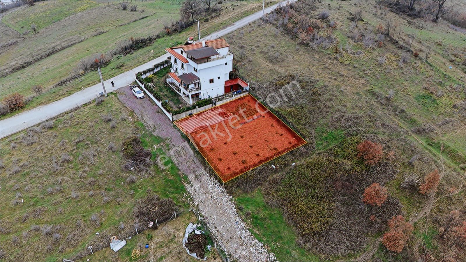 Yalova Kadıköyde Ana Caddeye Yakın 2 Kat İmarlı Fırsat Arsa