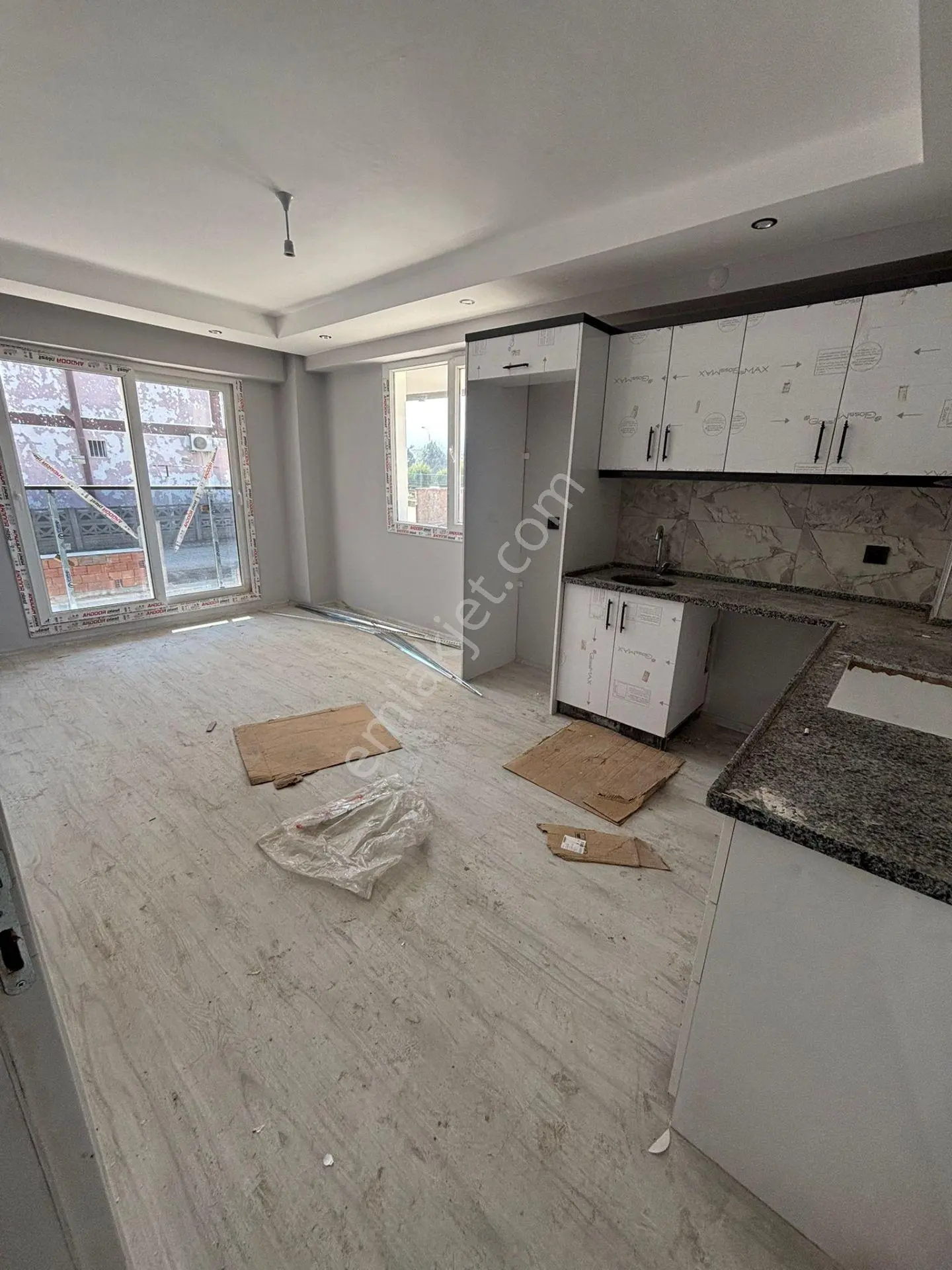 Satılık Sartta 1+1 55m2 Zemin Isıtmalı Sıfır Daire