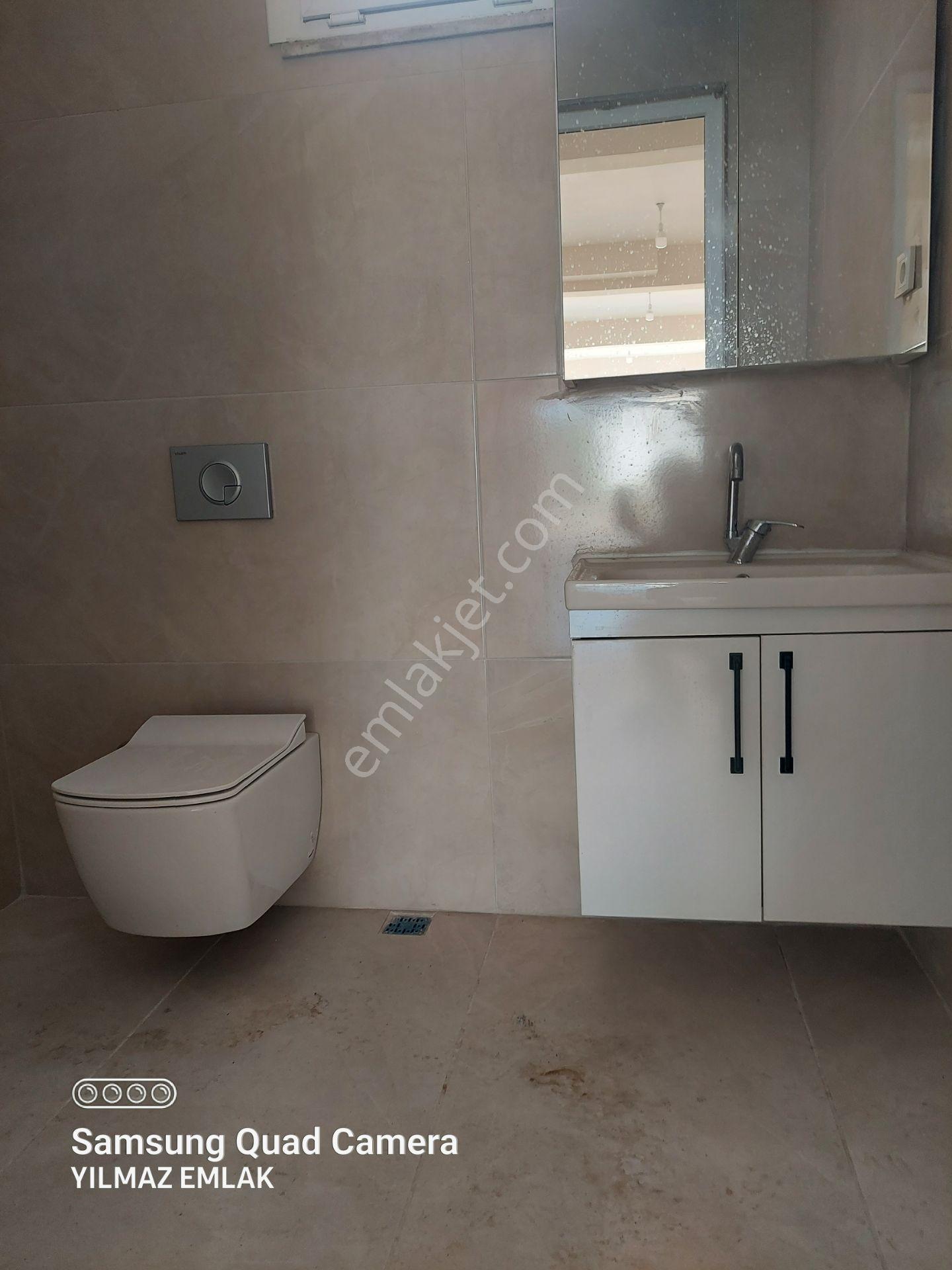Yeşil Mahallede Satılık 400 M² Çift Dükkan - Görsel 6