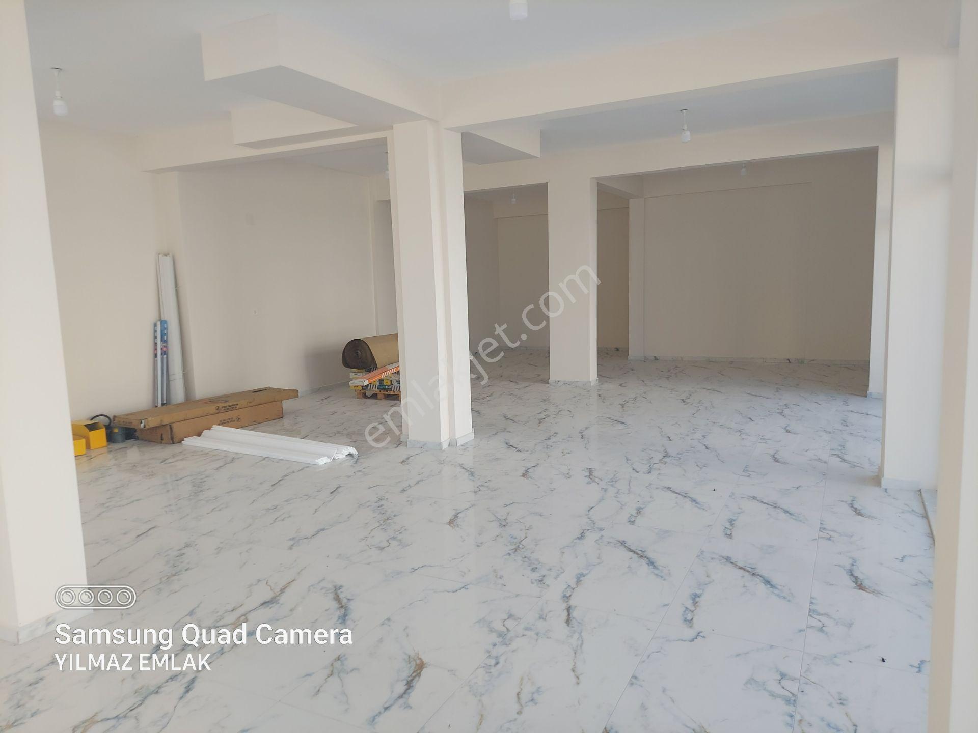 Yeşil Mahallede Satılık 400 M² Çift Dükkan - Görsel 11