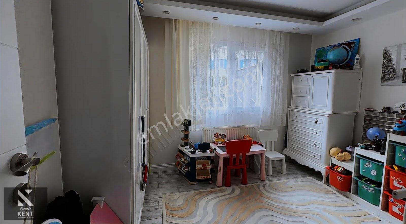 Kemalpaşa Merkez 5+1 Havuzlu Dubleks 300 M2 Site İçi Müstakil - Görsel 5