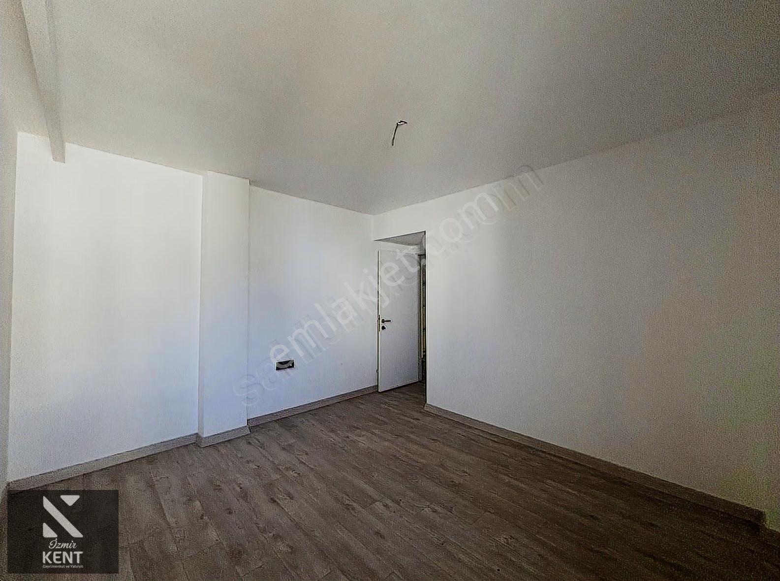 Kemalpaşa Çiniliköy Kiralık 6+1 Villa Göl Kenarı Site İçinde - Görsel 16