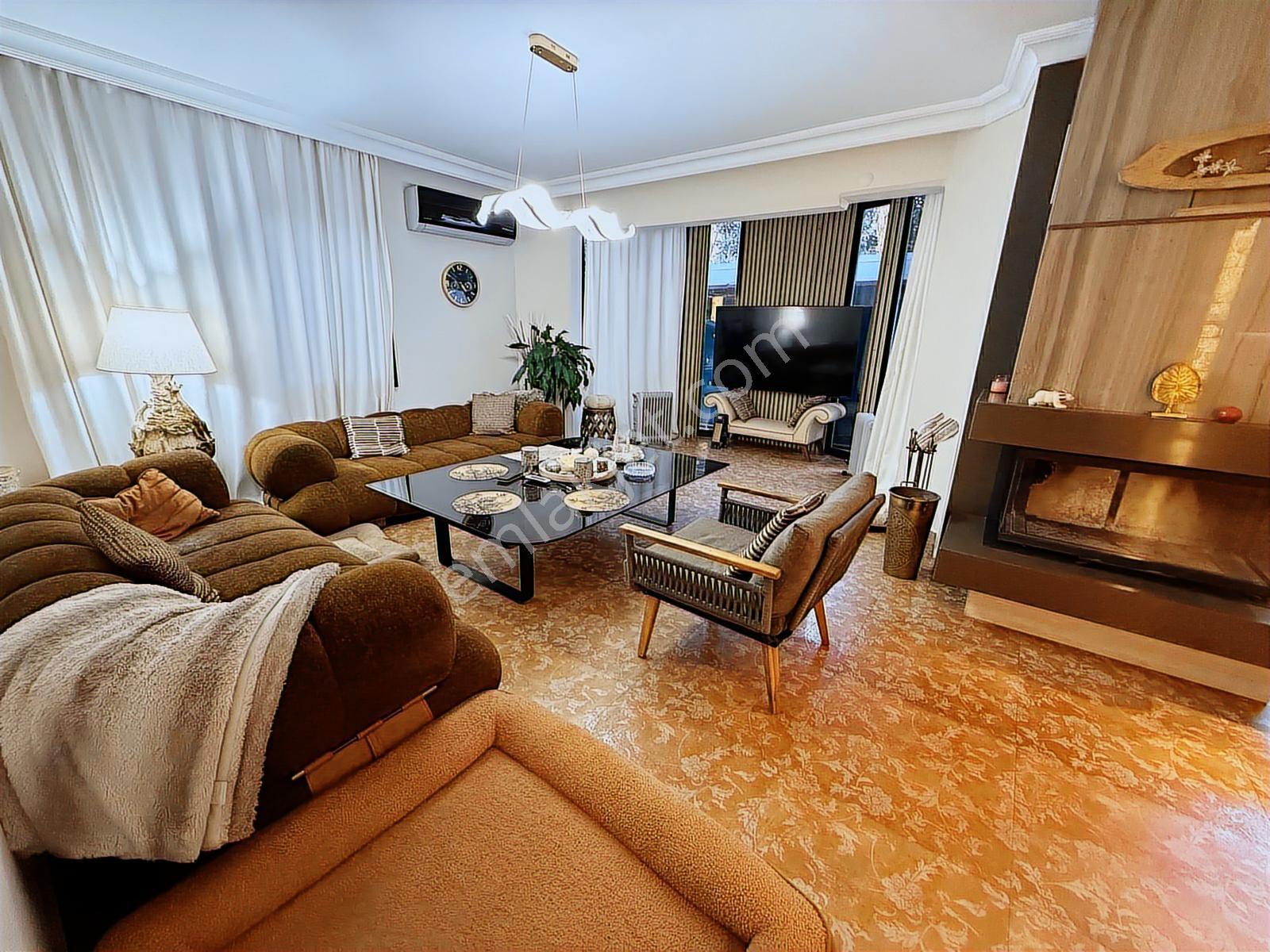 Kemer Çamyuva'da 2 Adet Trıplex 4+1 Eşyalı Havuzlu Satılık Villa - Görsel 4