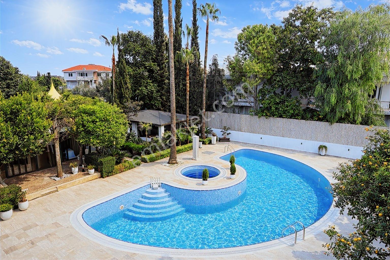 Kemer Çamyuva'da 2 Adet Trıplex 4+1 Eşyalı Havuzlu Satılık Villa - Görsel 2