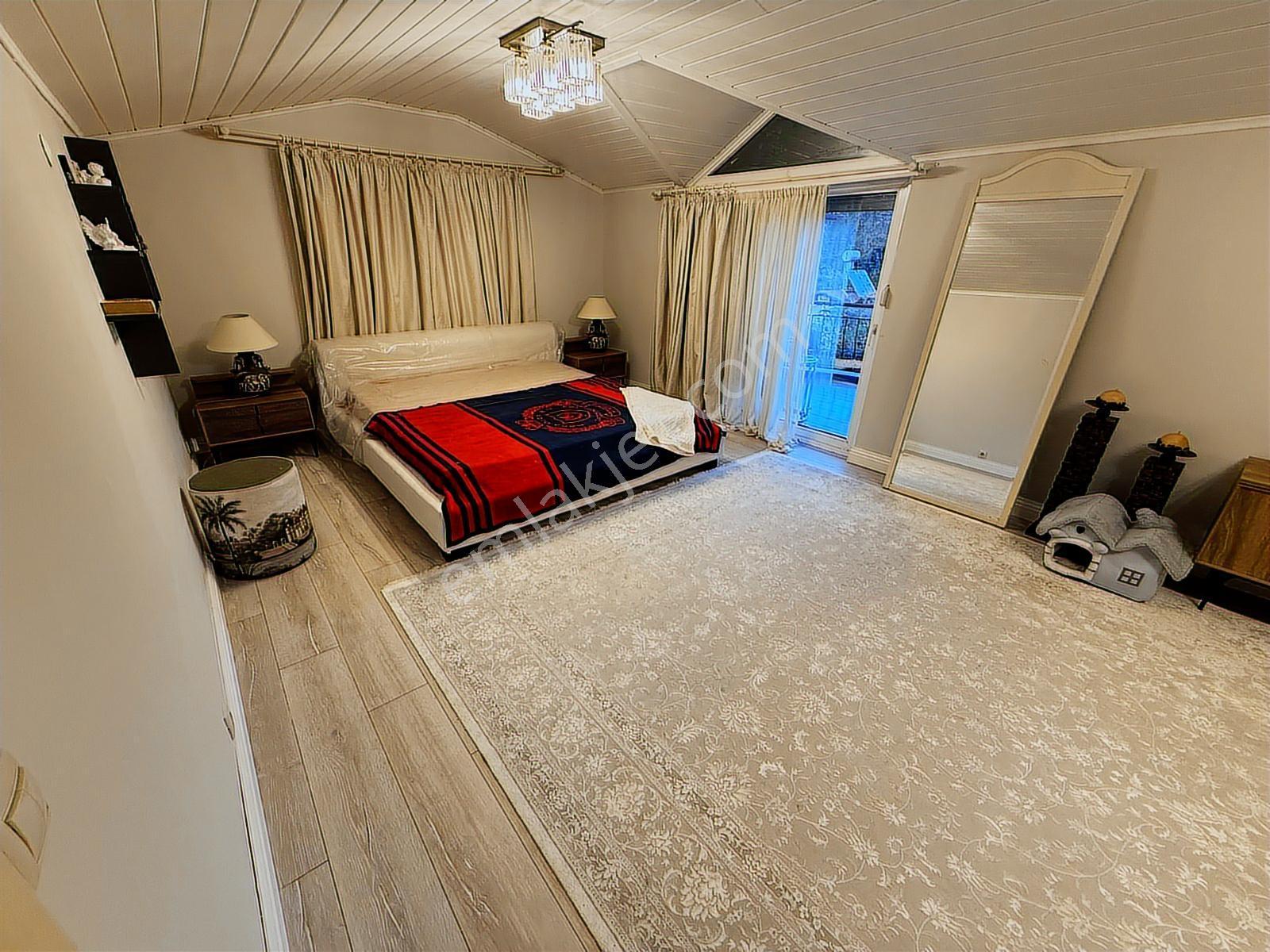 Kemer Çamyuva'da 2 Adet Trıplex 4+1 Eşyalı Havuzlu Satılık Villa - Görsel 33