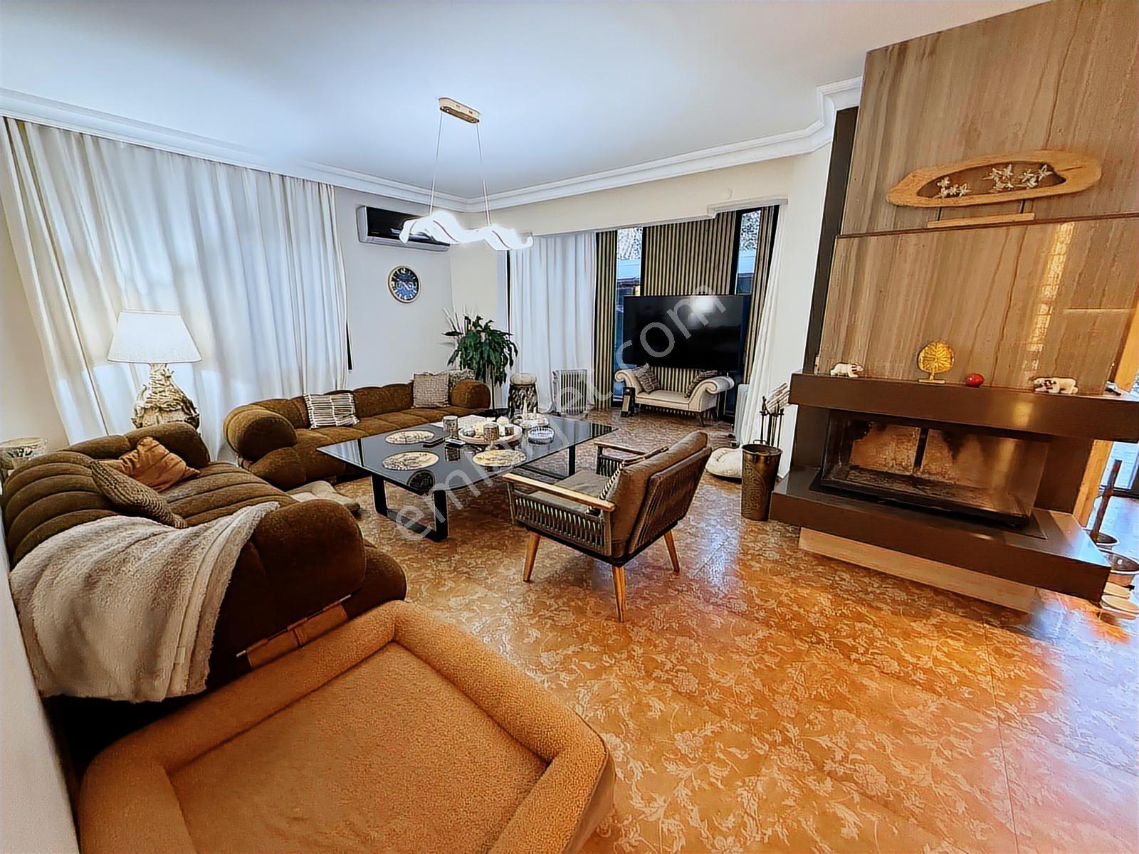 Kemer Çamyuva'da 2 Adet Trıplex 4+1 Eşyalı Havuzlu Satılık Villa - Görsel 34