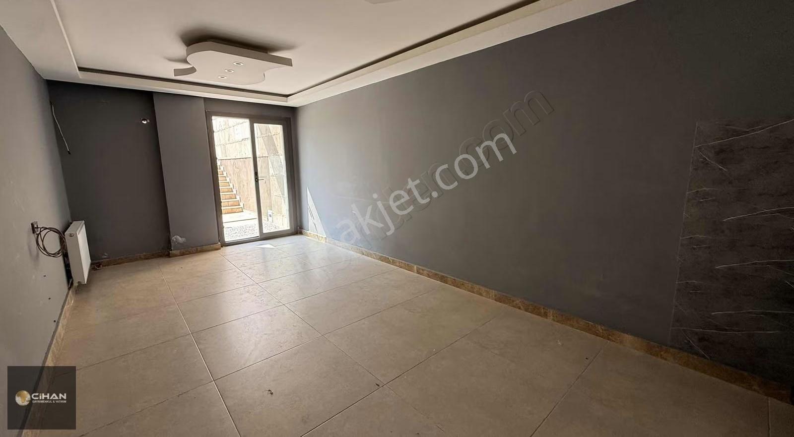 Kadınlar Denizinde Havuzlu Sitede Kiralık 2+1 Boş Daire - Görsel 24