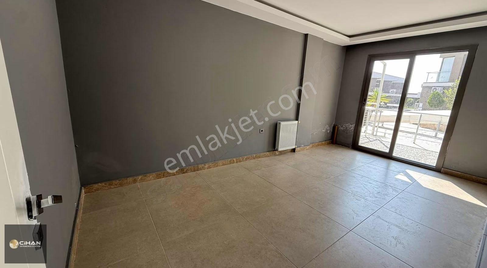 Kadınlar Denizinde Havuzlu Sitede Kiralık 2+1 Boş Daire - Görsel 25