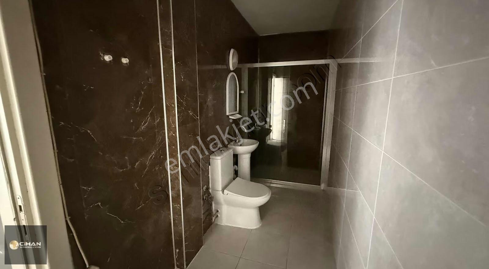 Kadınlar Denizinde Havuzlu Sitede Kiralık 2+1 Boş Daire - Görsel 3