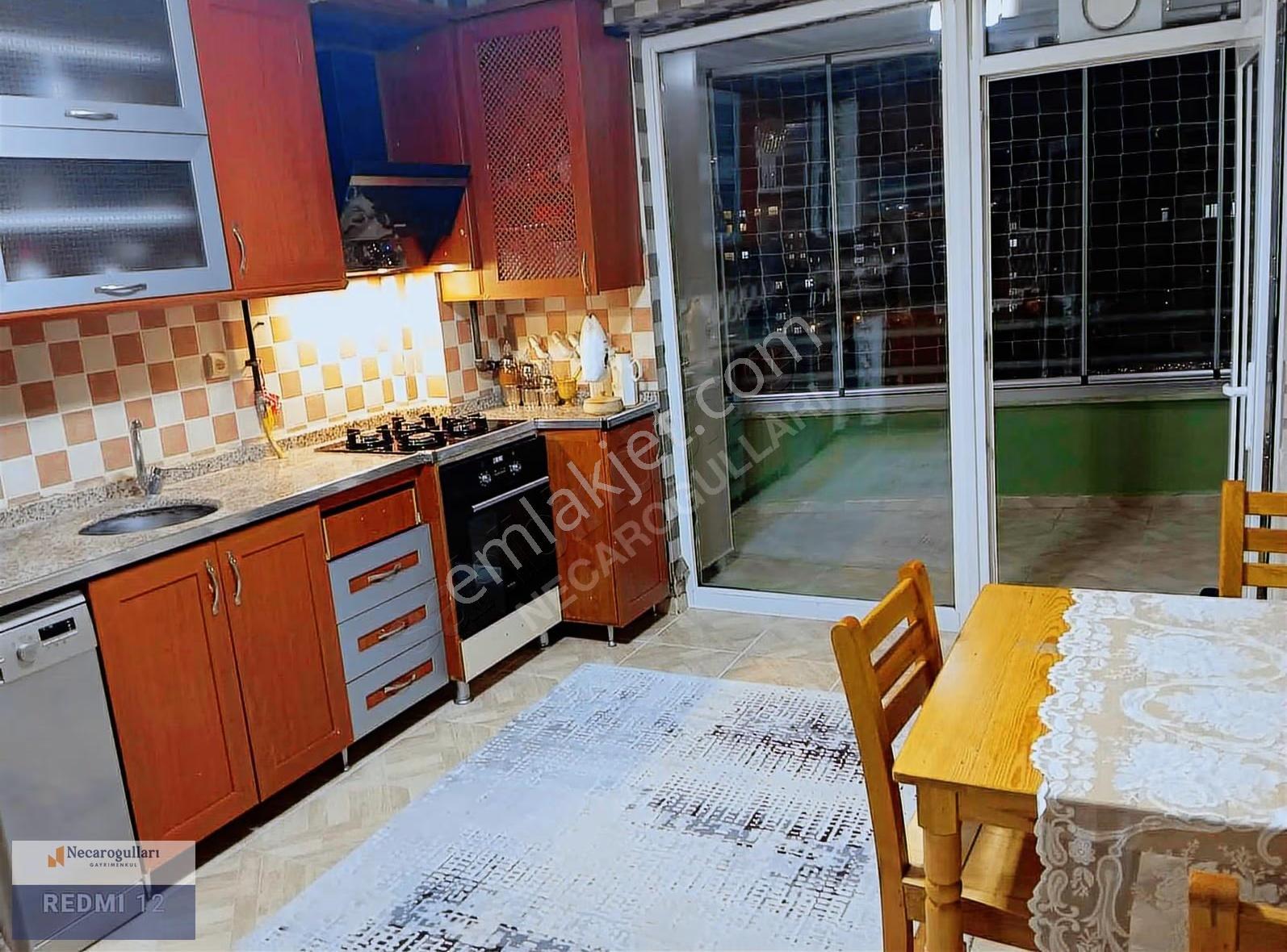 Necaroğullarından Memorıal Hastahanesi Civarı 3+1 - Görsel 33