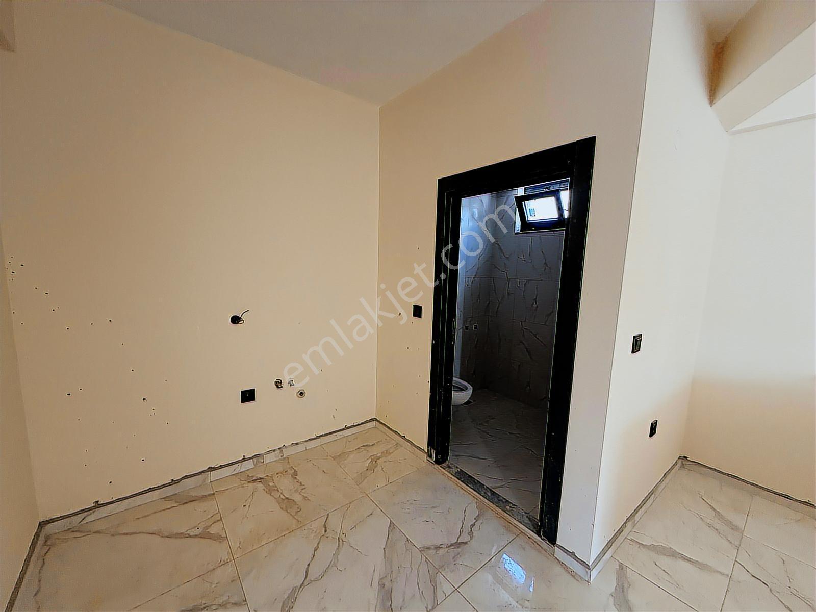 400 M2 Giriş 150 M2 Asma Kat Aydoğmus Cumartesi Pazarı Üzeri - Görsel 6