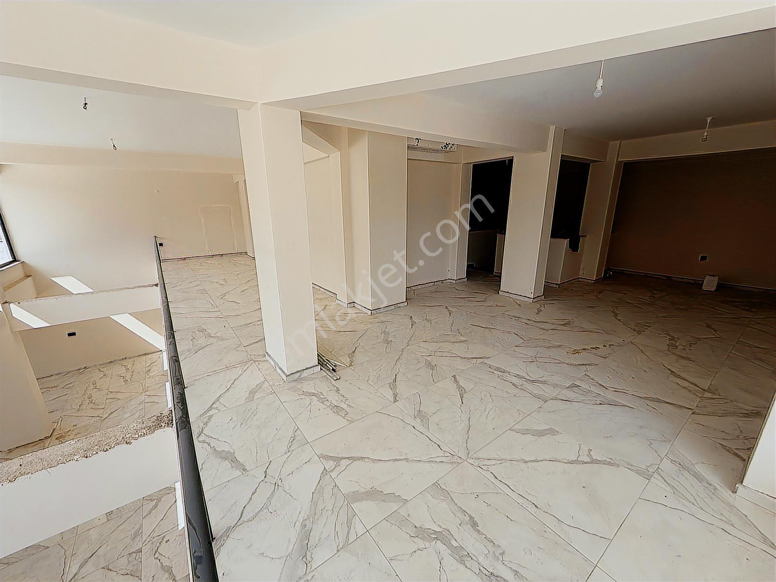 400 M2 Giriş 150 M2 Asma Kat Aydoğmus Cumartesi Pazarı Üzeri - Görsel 5